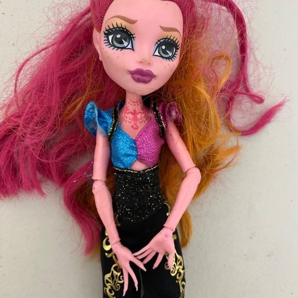 Monster High Gigi Grant Daughter Of The Genie Doll - Picture 2 of 10